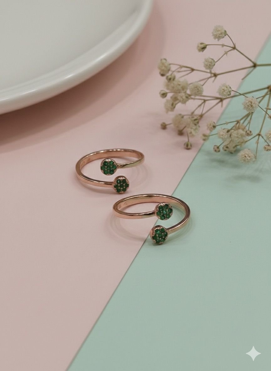 92.5 Silver Rose Gold   Emerald Toe Ring 